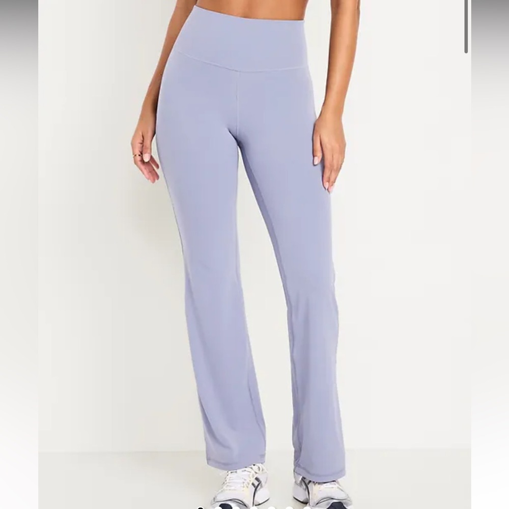 NWT Old Navy Lavender High-Waisted StudioSmooth Flare Leggings - Petite